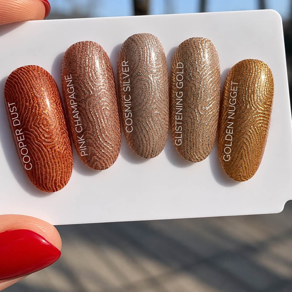 Akzentz Golden Nugget light-reflective gold glitter gel
