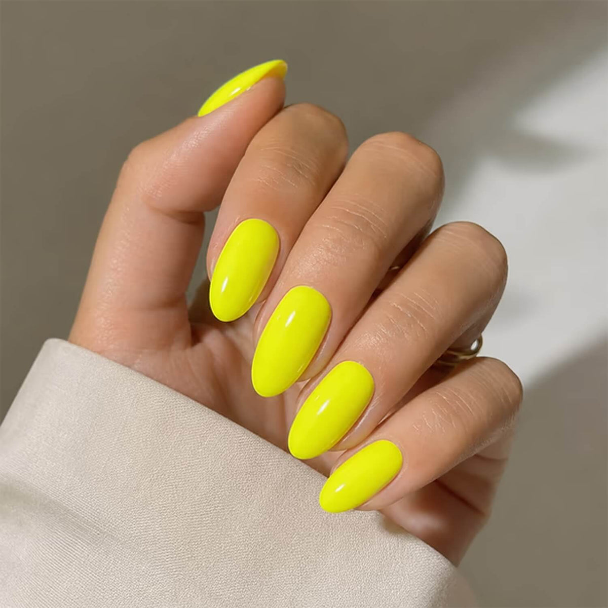 DNKa Builder Gel #0051 being applied with an upper nail form