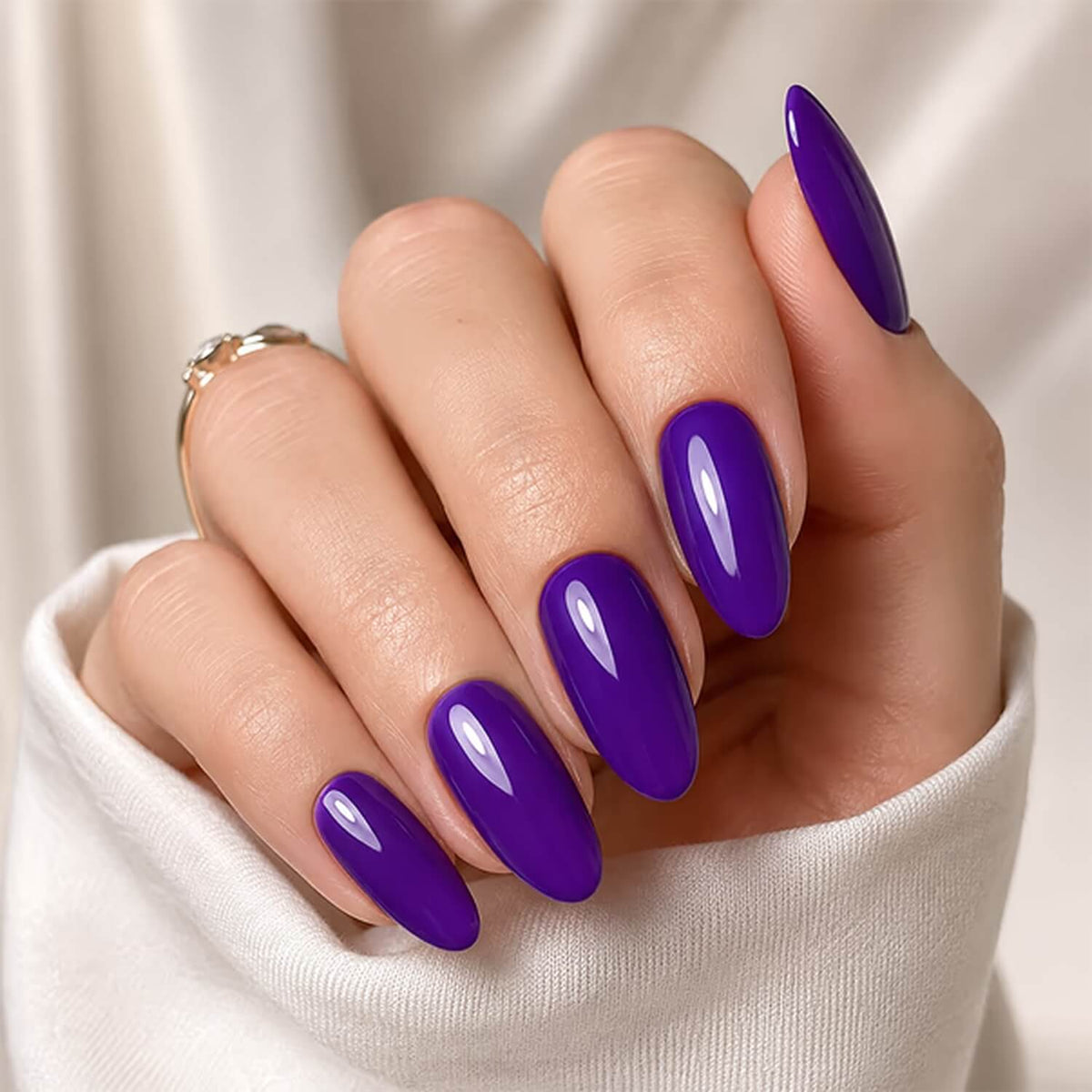DNKa Builder Gel #0056 distributed across an upper nail form