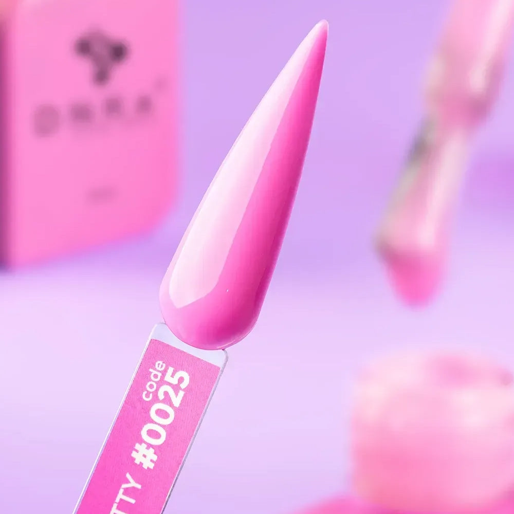 DNKa Cover Base #0025 Pretty Pink bottle on a white background
