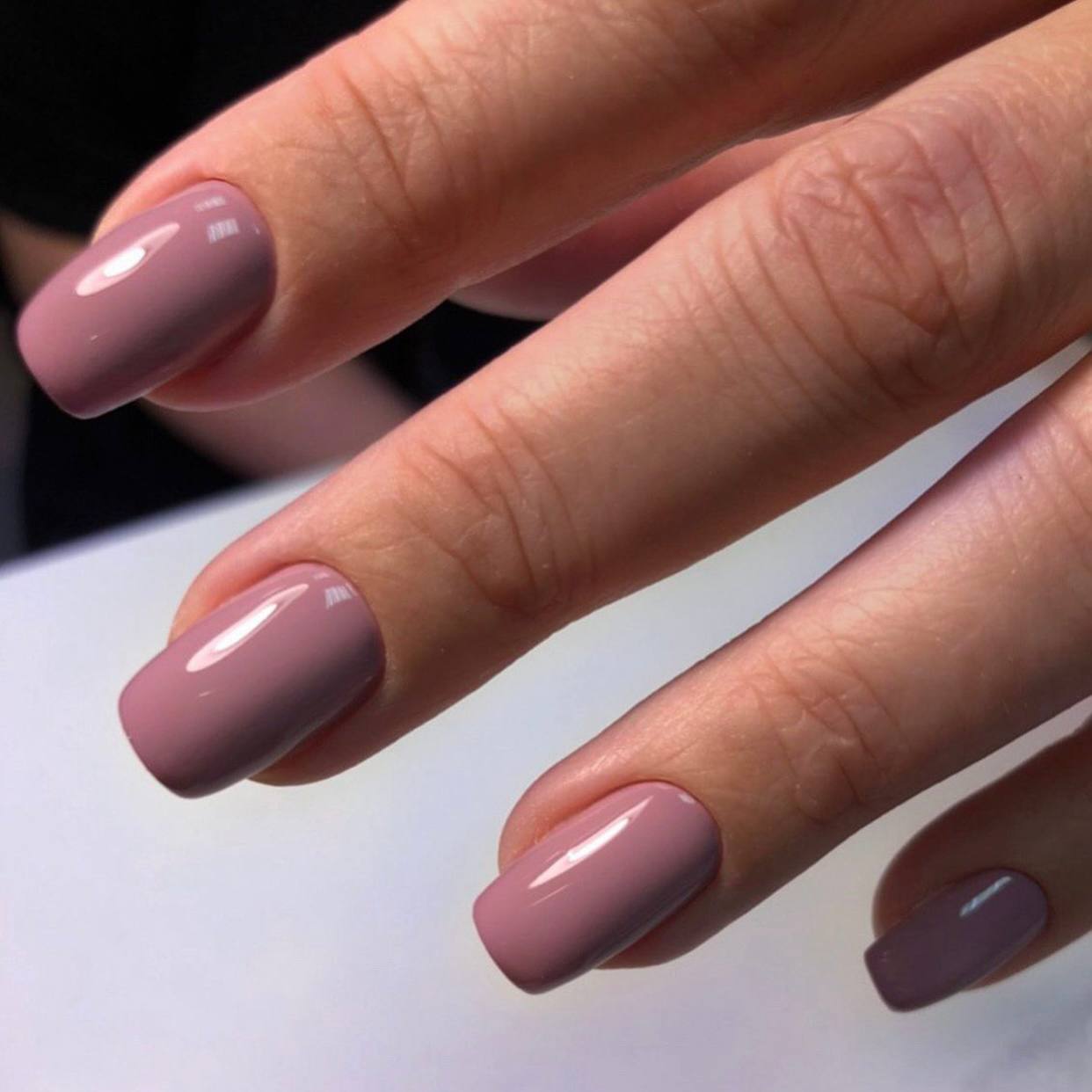 LiNTO Gel Polish #190 — full manicure, pastel violet finish