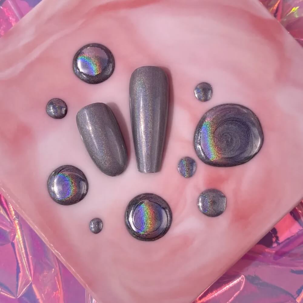 Fine-line nail art painted with LUNAmoon metallic gel
