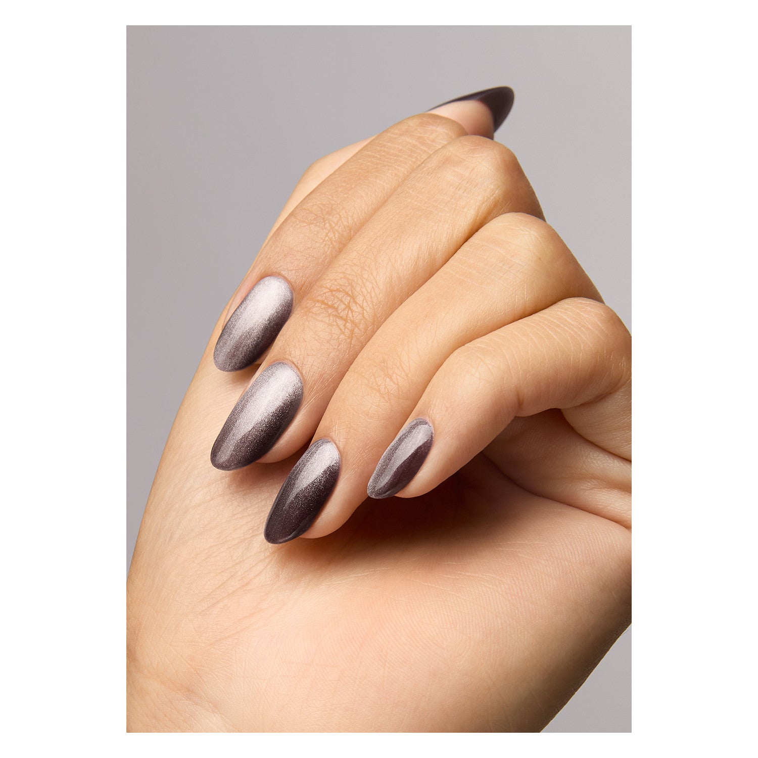 Duchess Magnetic Gel Polish, 20ml – rich shade with stunning magnetic shimmer