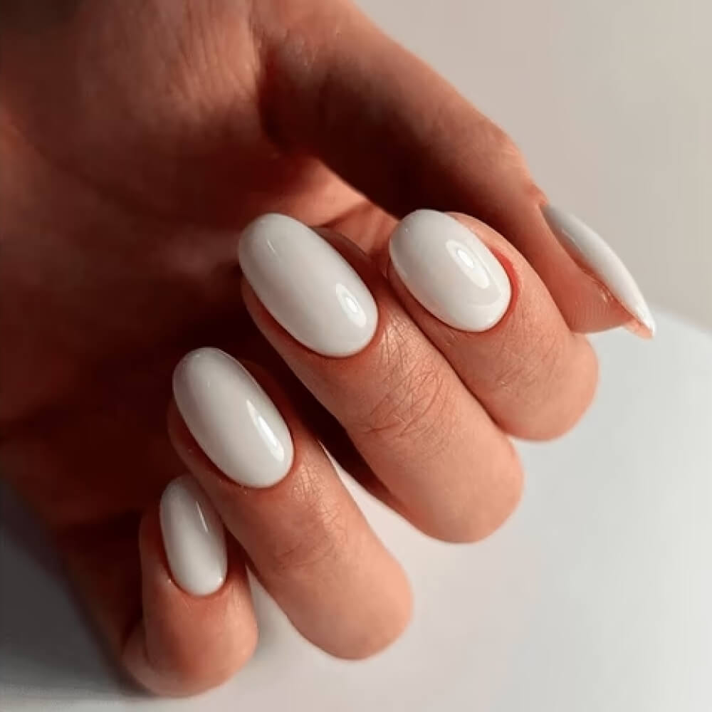 TOUCH Cover Base Milk, 30ml, full manicure application