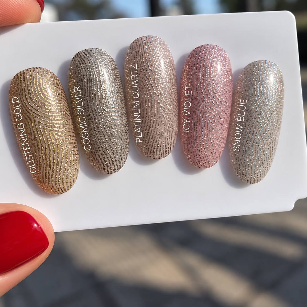 Akzentz Glistening Gold light-reflective gold glitter gel