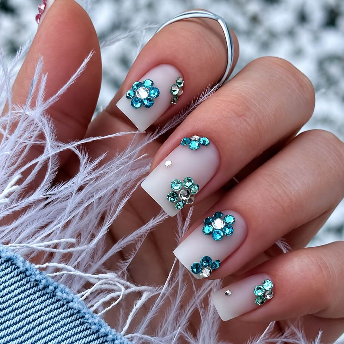 12-Compartment Nail Rhinestone Kit