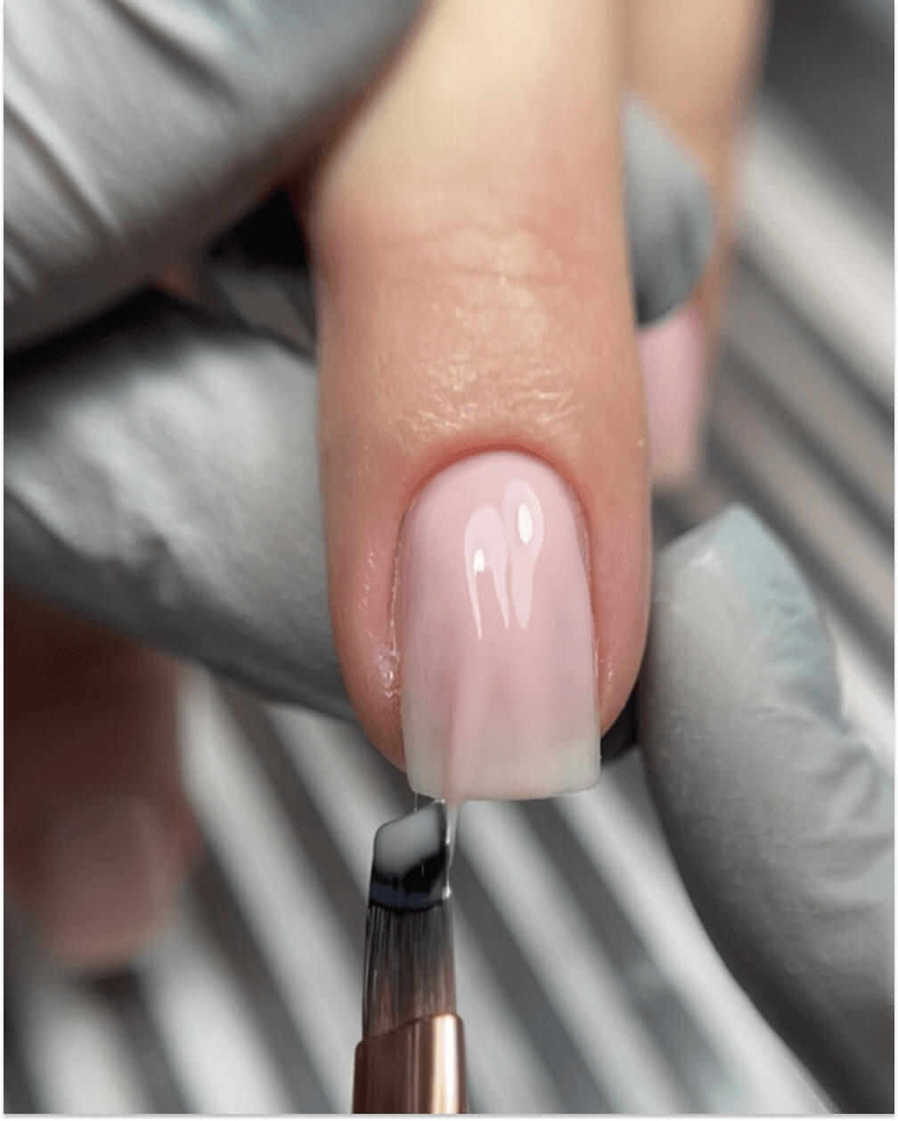 DARK liner 11mm flat gel brush 9mm