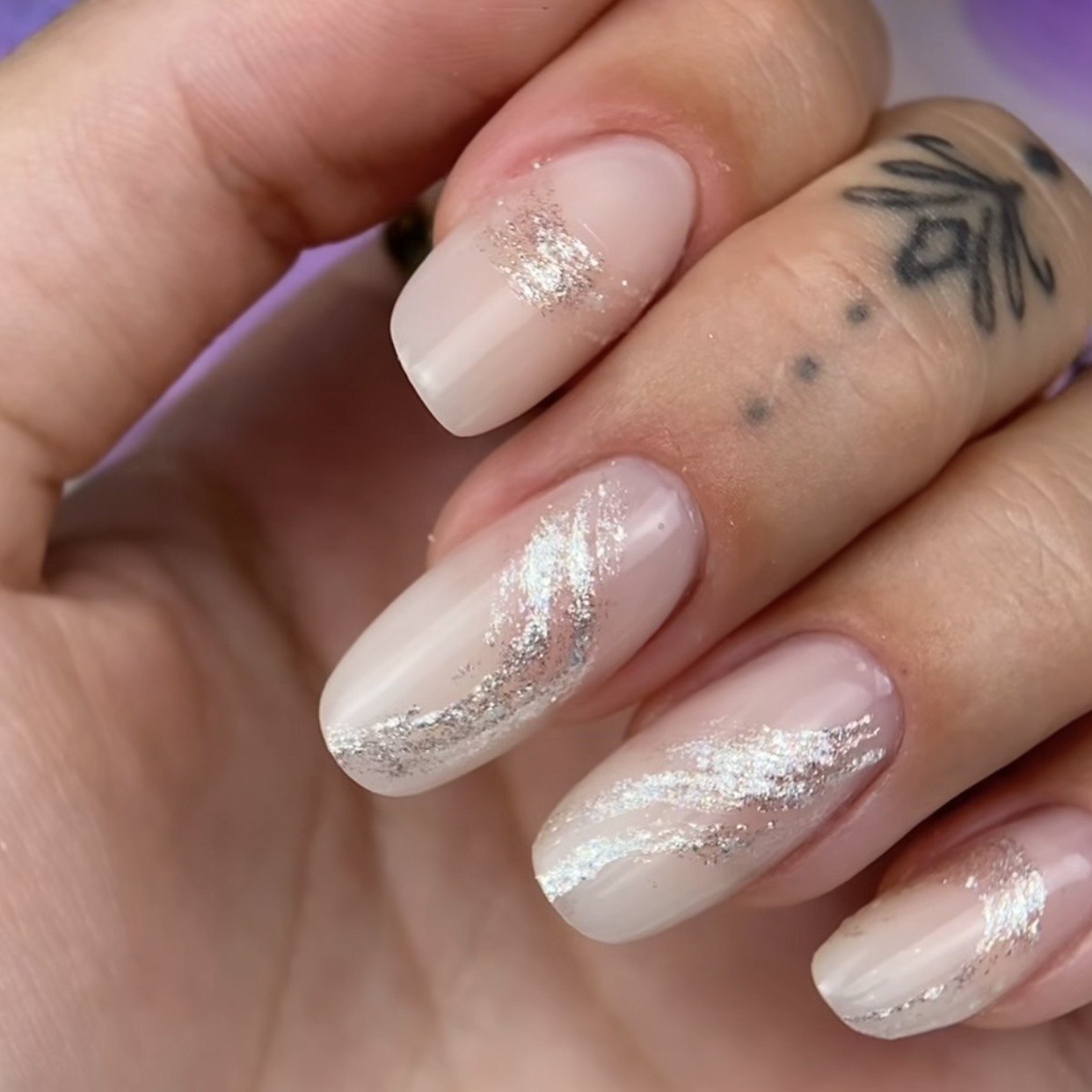 5ml — DNKa Gel Paste #0002 — raised 3D design on nail tip, white shimmer