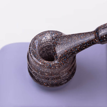 12ml — DNKa Gel Polish Color #0139 Autumn Kiss — single nail close-up, flash glitter shimmer