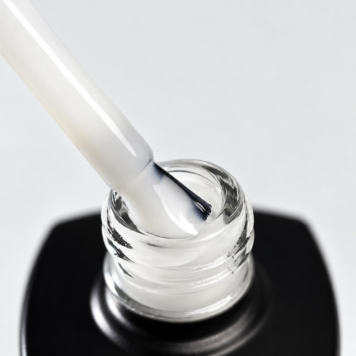 Kinetics gel in bottle builder gel, shade Milky White 906