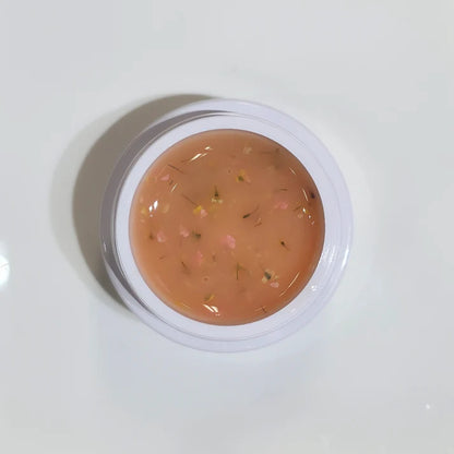 Kokoist Botanical Flower Gel BF-04 Milky Peach, 5g, close-up of freeze-dried flowers