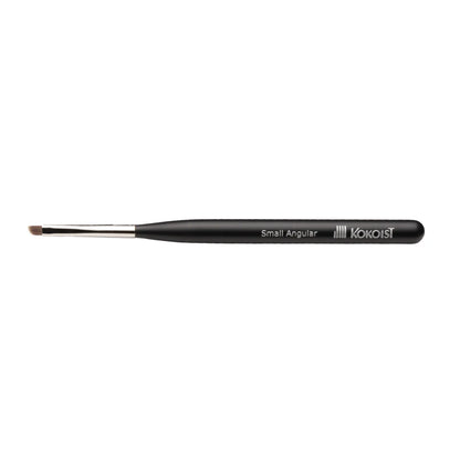 Kokoist Small Angular Brush, compact slanted tip close-up, with cap