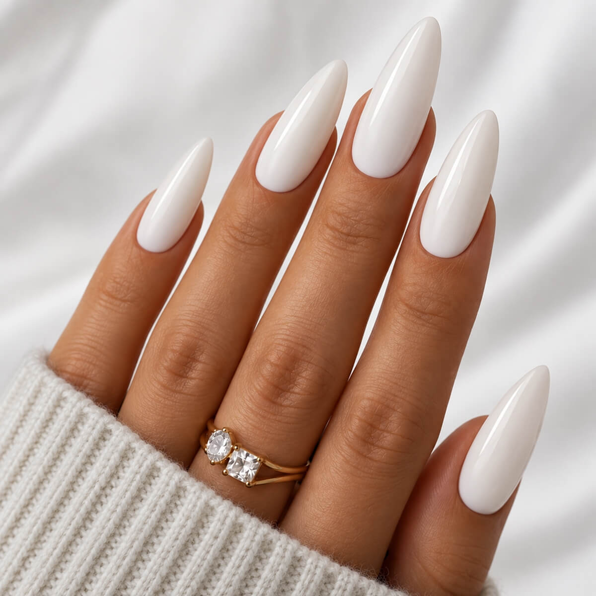 LiNTO Gel Polish Cloud Dancer swatched on nails