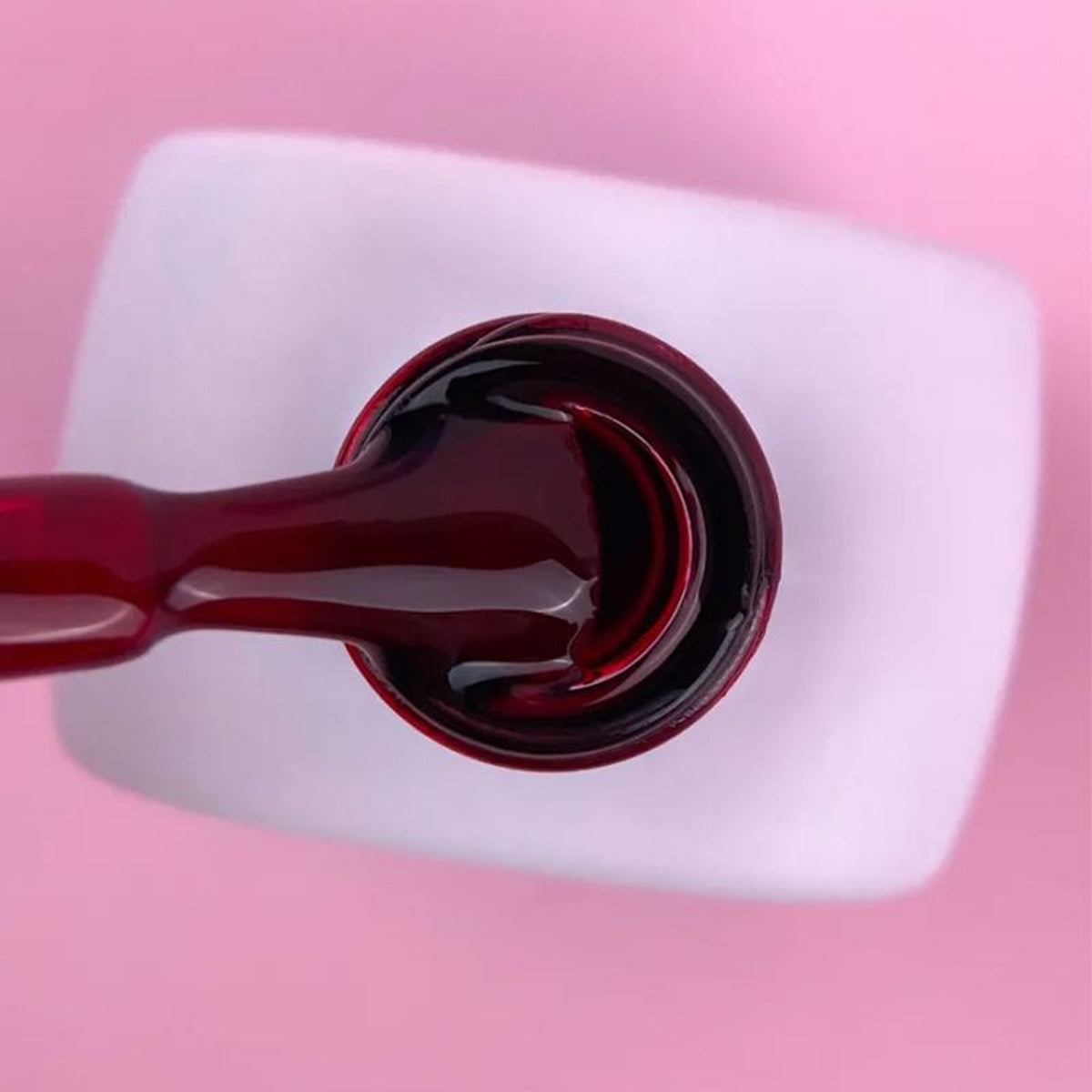 Luna Red Gel Nail Polish #260 – 13 ml Bottle