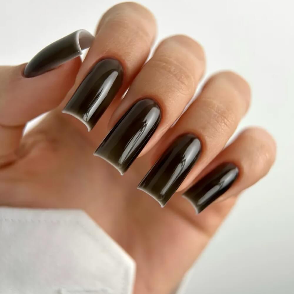 Glossy glass-effect manicure finished with LUNAmoon Top Glass #24