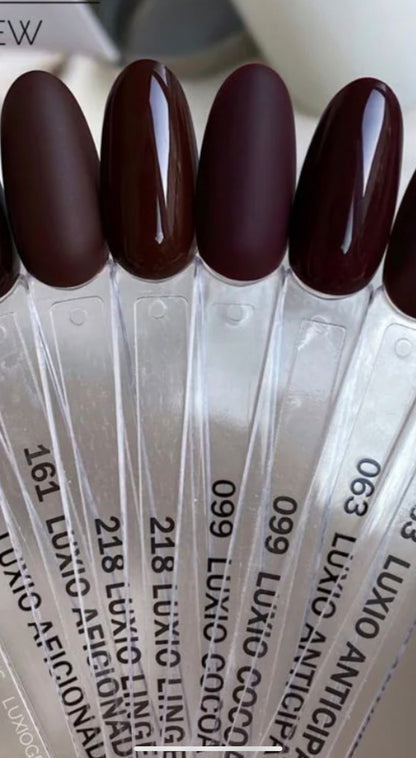 Luxio Cocoa Gel Polish — single nail close-up, glossy finish