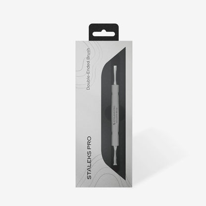 Staleks Exclusive 07/12 Double-Sided Gradient Brush — in use blending a gradient