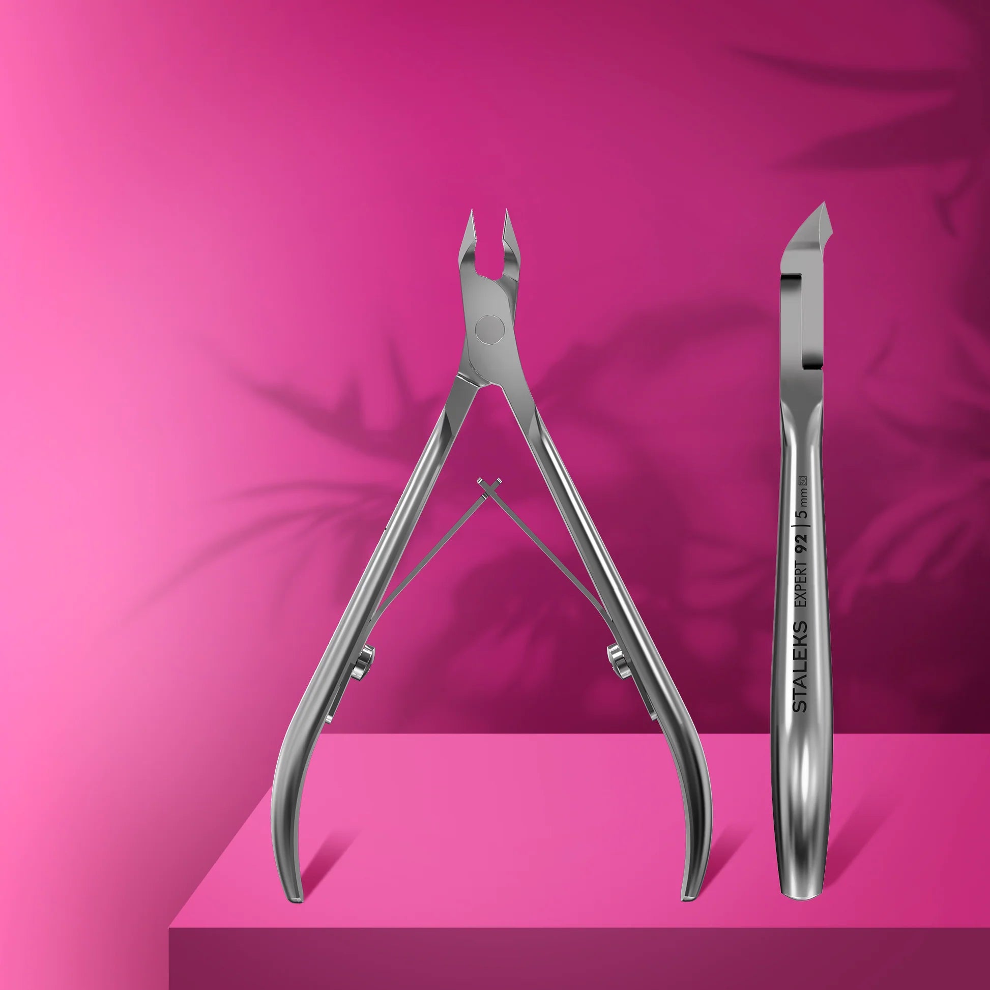 Staleks Expert 92 Professional Cuticle Nippers — blade close-up, cutting edge detail