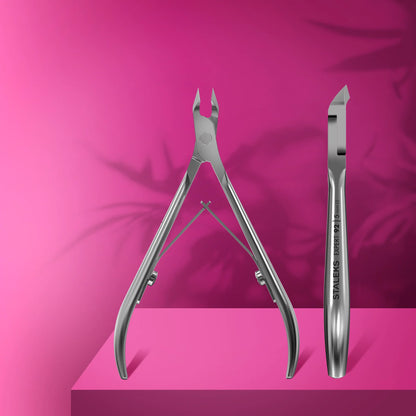 Staleks Expert 92 Professional Cuticle Nippers — blade close-up, cutting edge detail