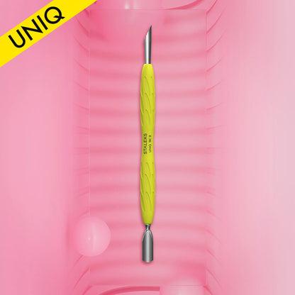 Staleks UNIQ 10 TYPE 2 Gummy Pusher — silicone handle grip detail