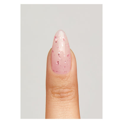 Bouquet, 20ml – soft, floral-inspired shade with a glossy finish