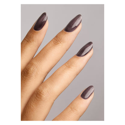 Duchess – luxurious magnetic polish for bold, dimensional nails