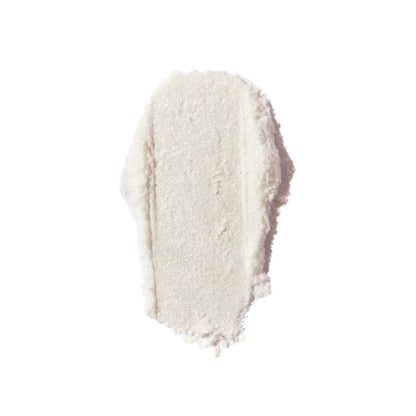 Soft pearl glow with The GelBottle Pearl Chrome Pigment.