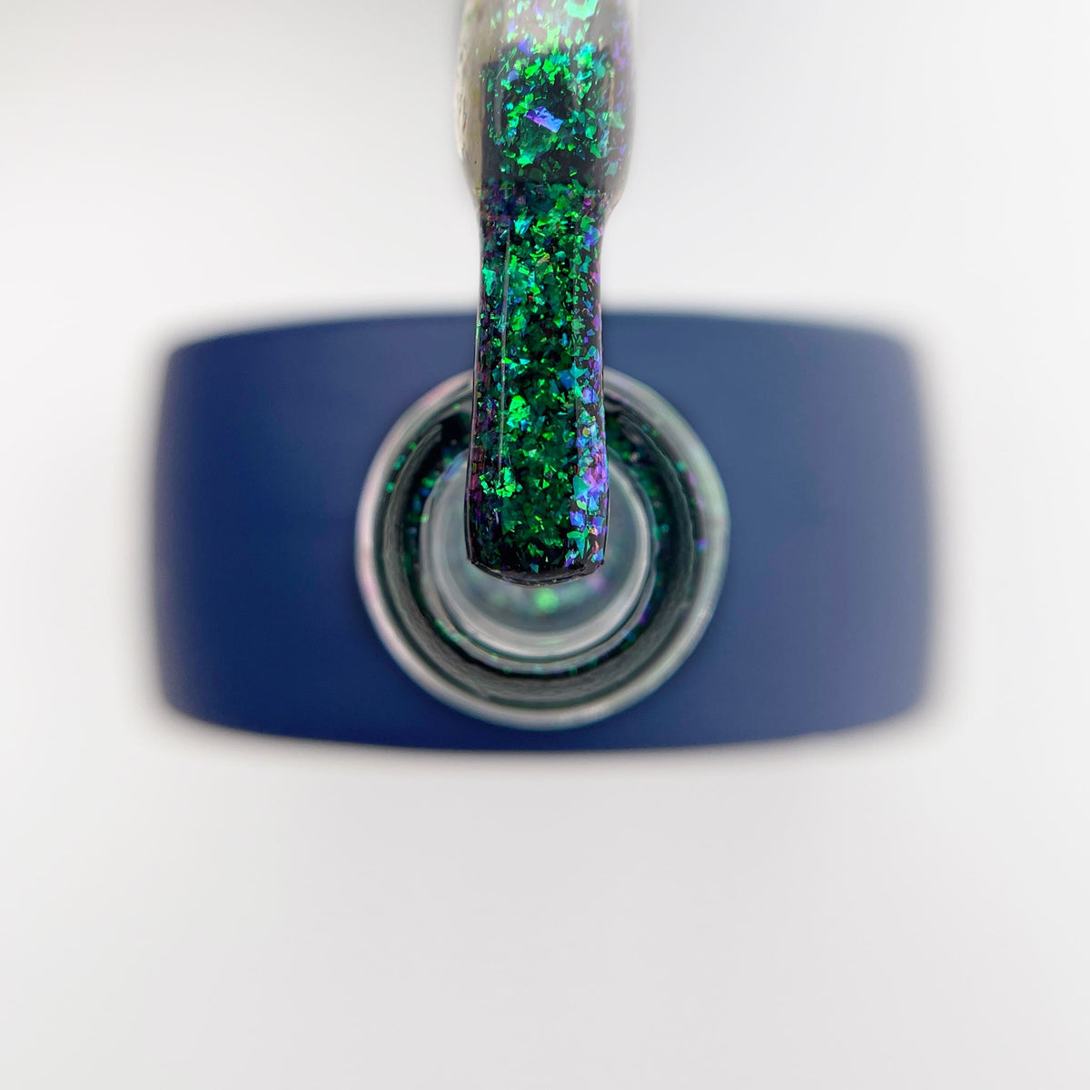 TOUCH Top Rainbow 1, 13ml, swatch on nail tip