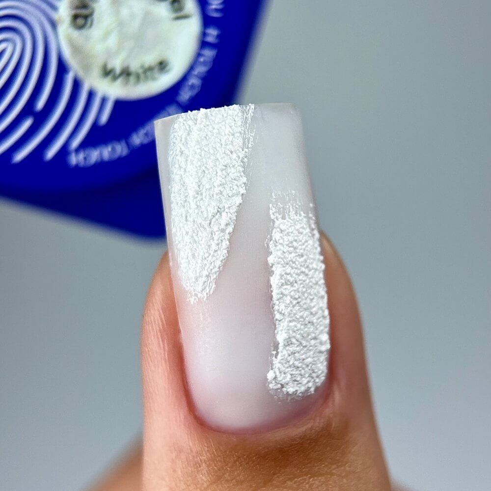 TOUCH Gypsum Gel White — 3D texture applied to nail tip